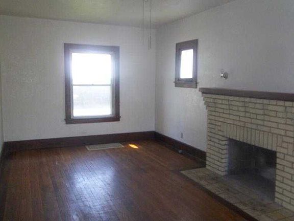 4th image of 109 Halls Heights Ave