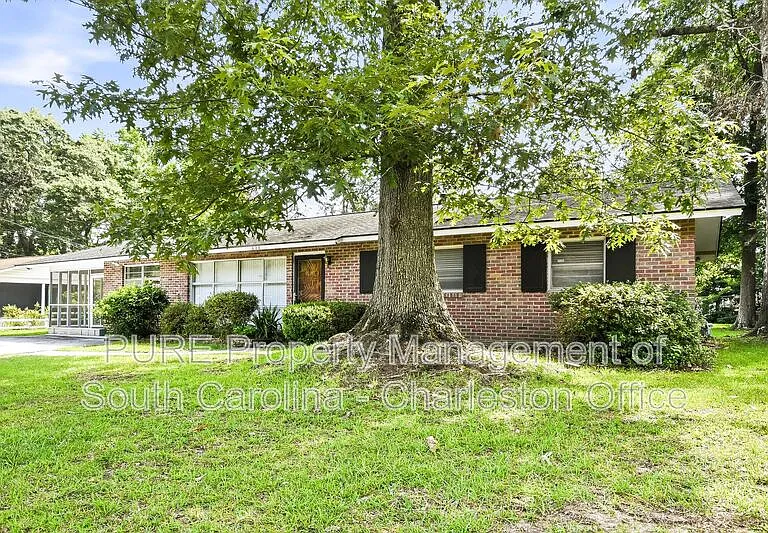628 Constant Dr — Photo 2