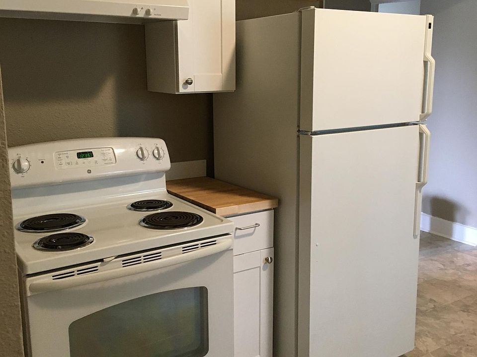 1st image of 222 W 4th St #1