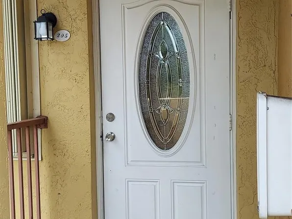 621 NW 78th Ter APT 205, Hollywood, FL 33024