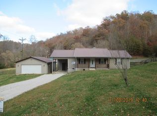 16 Country Ln, Prestonsburg, KY 41653