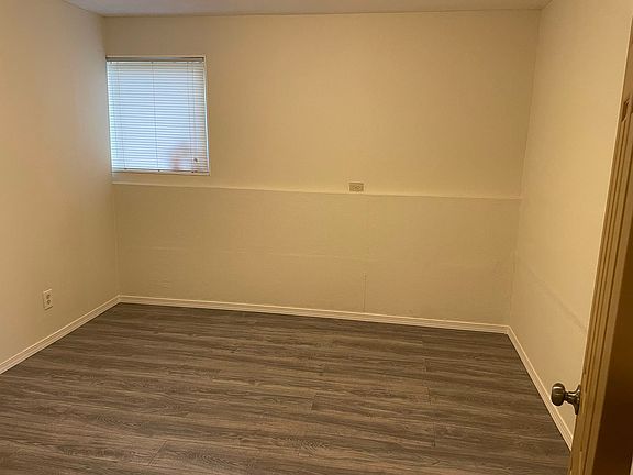 5th image of 7307 193rd Pl SW