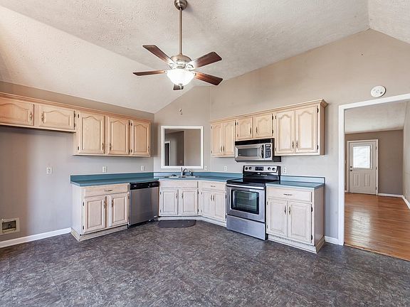 5th image of 310 Maddox Dr
