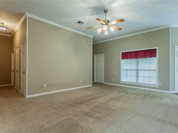 5th image of 107 Royal Springs Ln