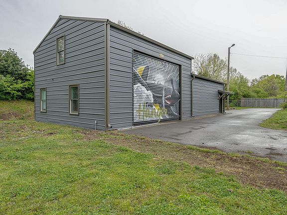 2nd image of 3168 Gwynnwood Dr