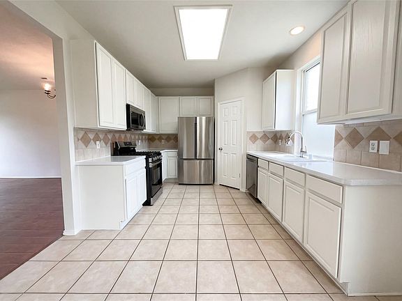 2nd image of 11919 Leaf Oak Dr