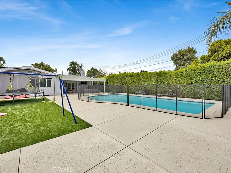 8746 Ruffner Ave — Photo 20
