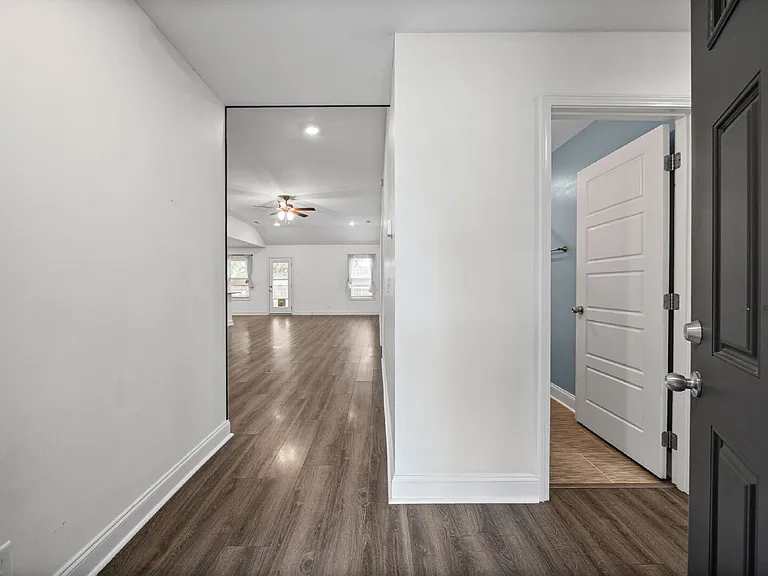 204 King Rd — Photo 13