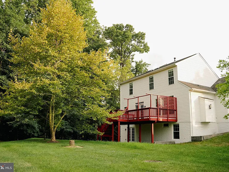 9013 Melody Dr — Photo 24