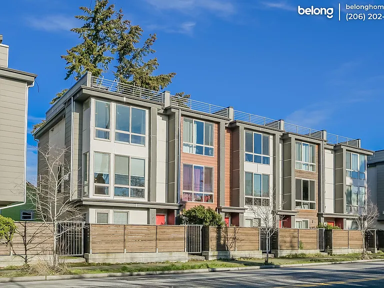 504 N 105th St — Photo 1