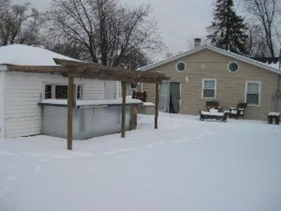 3rd image of 3220 Fairview Ave
