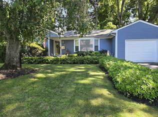 6 Satinwood Rd, Bayville, NY 11709