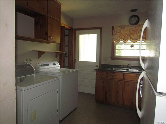 4th image of 5370 Williams Ave