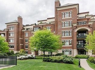 120 Seaver St #C101, Brookline, MA 02445