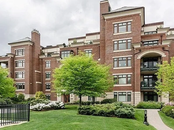 120 Seaver St #C101, Brookline, MA 02445