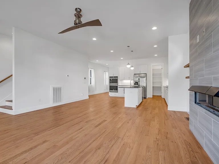 1016B 13th Ave S — Photo 10