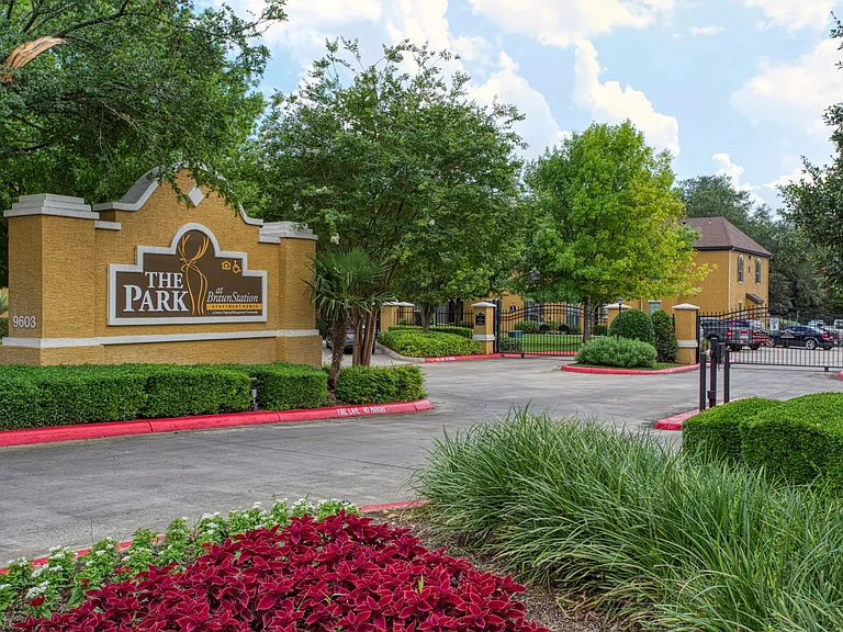 The Park at Braun Station Main ID Sign