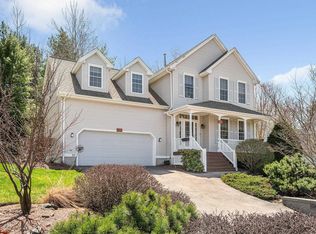 23 Heathrow Ct, Nashua, NH 03063