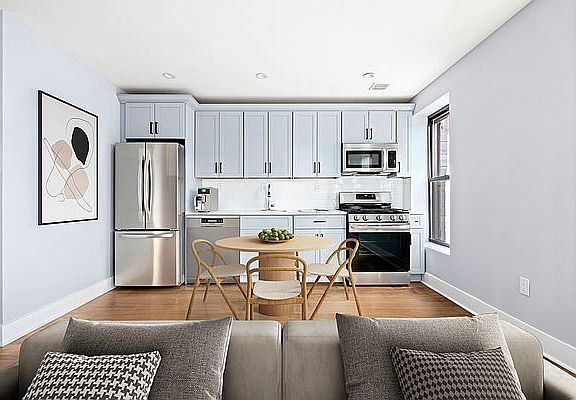 5th image of 47 Vanderbilt Ave #2