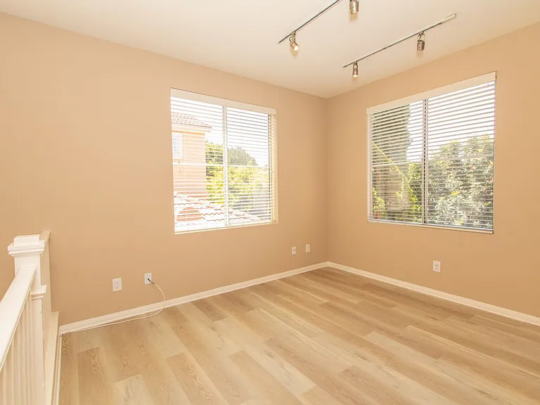 5321 Renaissance Ave — Photo 16