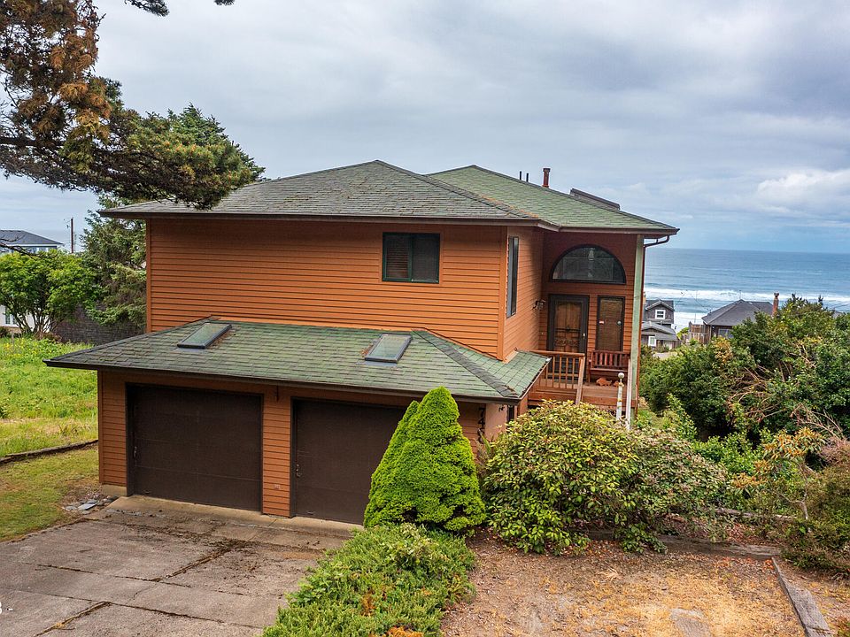 1st image of 7469 NE Neptune Dr