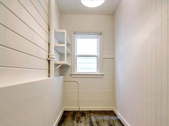 4th image of 1103 Cole St