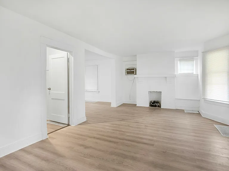14608 Alder Ave — Photo 22