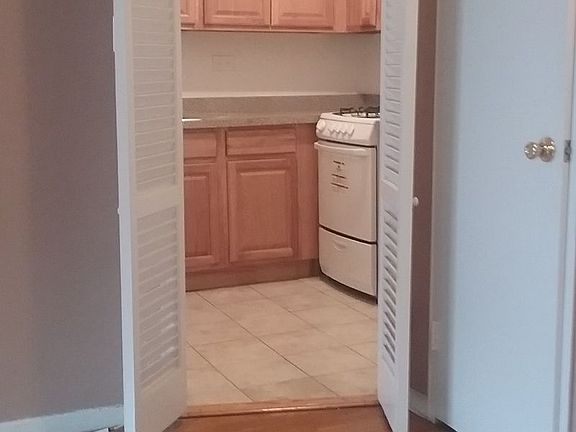 3rd image of 6161 Woodhaven Blvd