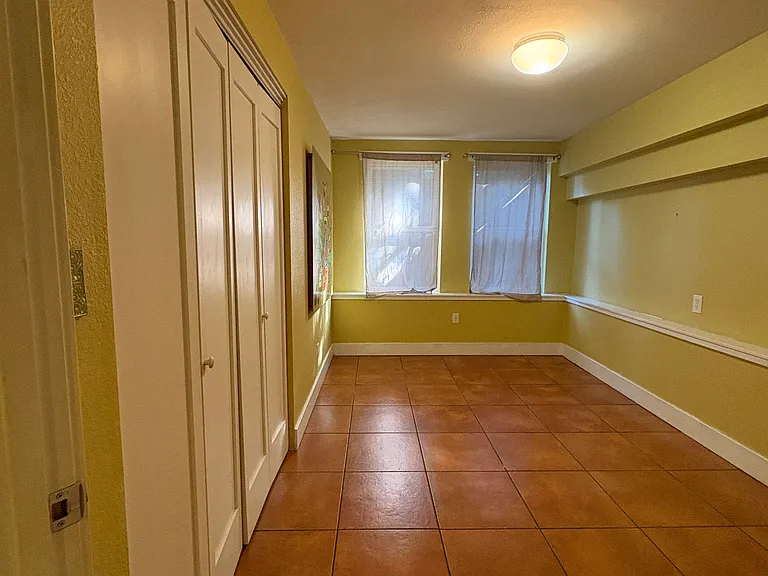 27 Samoset St — Photo 2