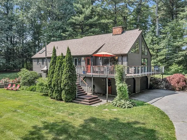 106 Ball St, Northborough, MA 01532
