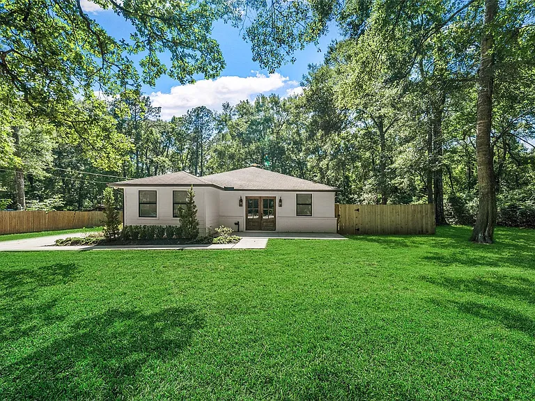 4884 Holly Ln W — Photo 3