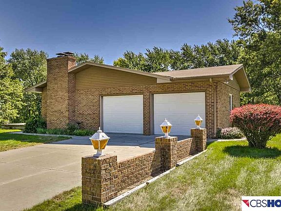 3rd image of 9601 Valaretta Dr