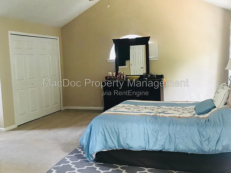 6804 Saxony Cir — Photo 10
