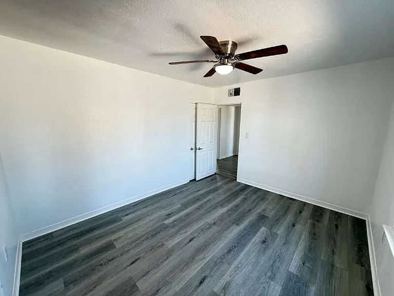 352 W Roosevelt Ave — Photo 20