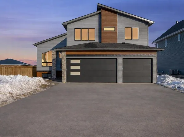 176 NE Beaveridge Close, Fort McMurray, AB T9H 2V7
