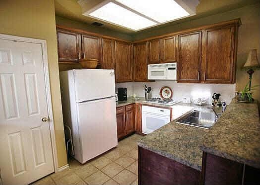 4th image of 4013 Hedgerow Dr
