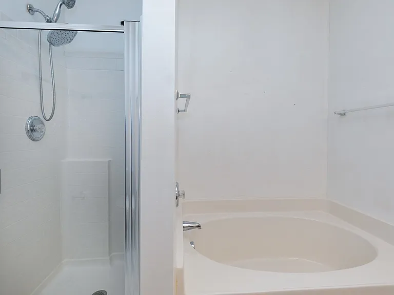 412 Cline Falls Dr — Photo 15