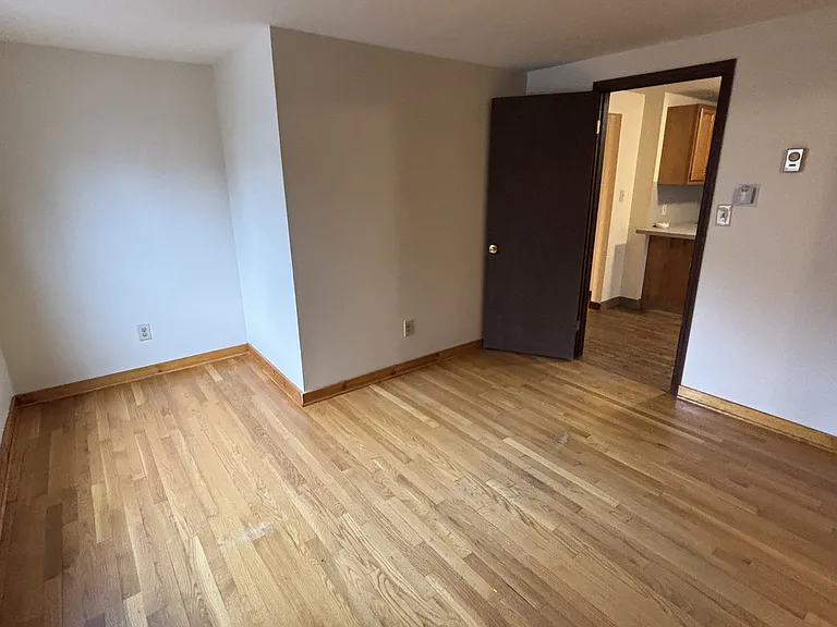 15 Johnston Ave — Photo 7