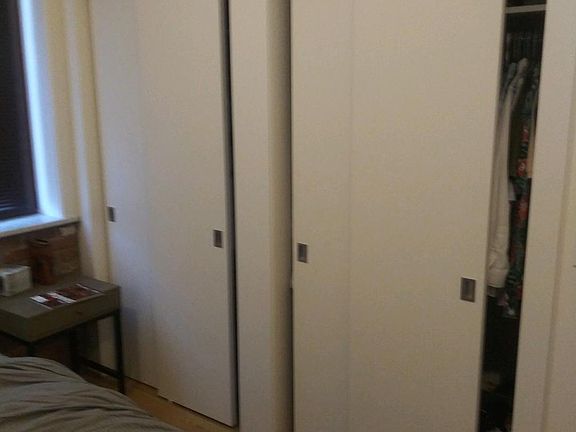 3rd image of 472 Willow Ave #472