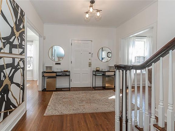 3rd image of 4646 Graceland Ave