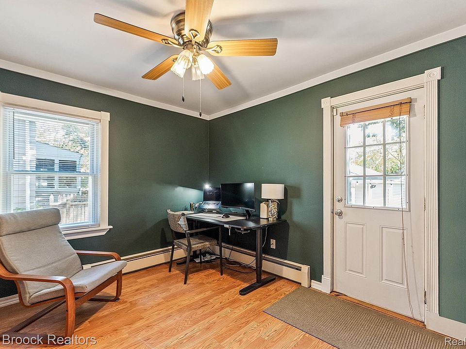 721 Leroy St, photo 16