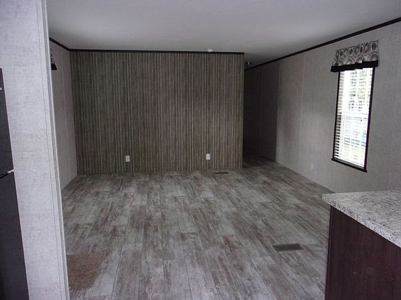 3rd image of 28 Mille Lacs Ln