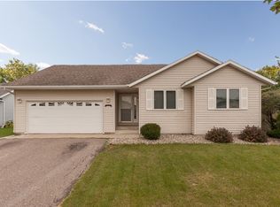 144 Swan Ln, Mankato, MN 56001