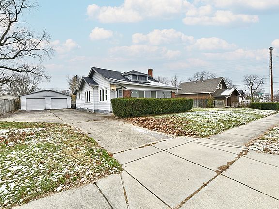 2nd image of 1043 Windermire St