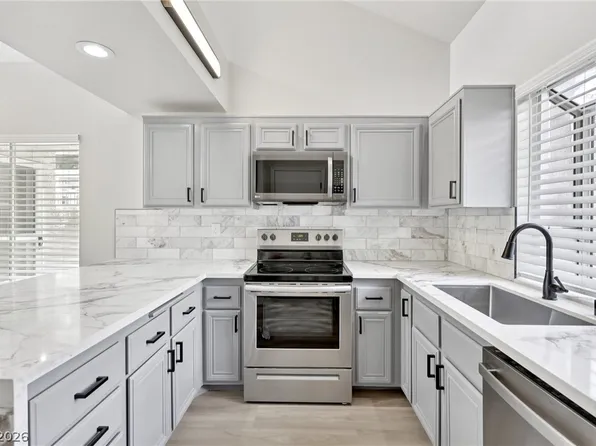 8913 Antioch Way, Las Vegas, NV 89117