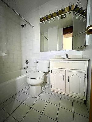 3rd image of 455 W 46th St APT 3a