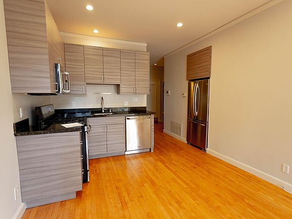 4th image of 2787 California St APT 3