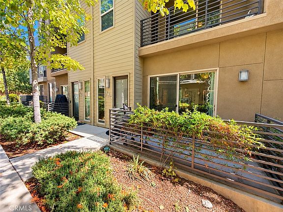 2nd image of 735 Sawyer Pl