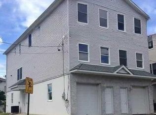 1135 Farm Rd, Secaucus, NJ 07094