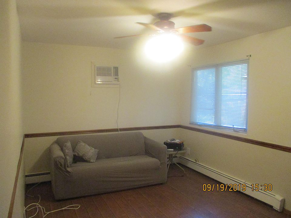 2nd image of 472 Main St
